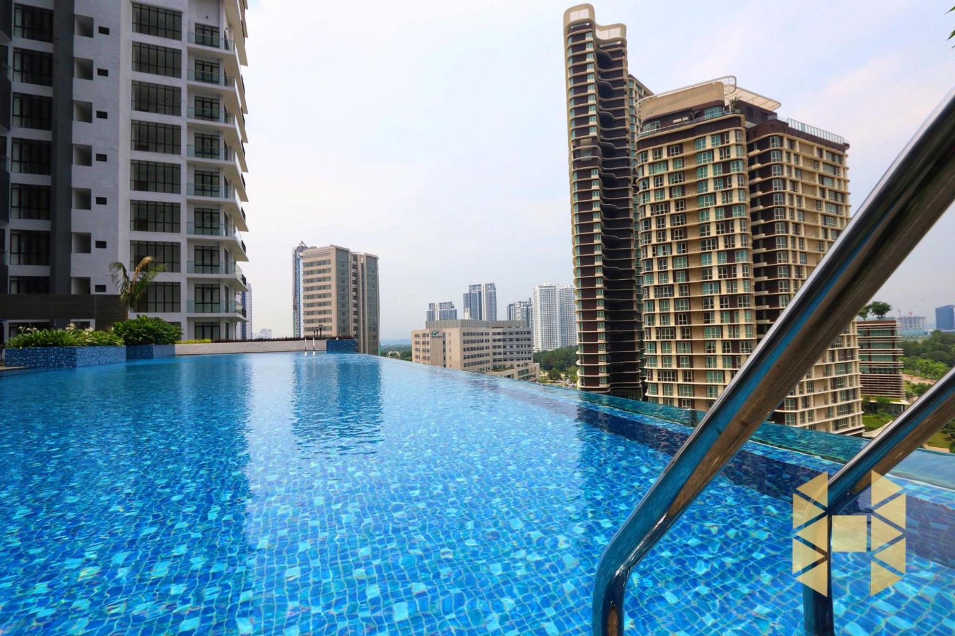 Apartment D Pristine Family By Holi